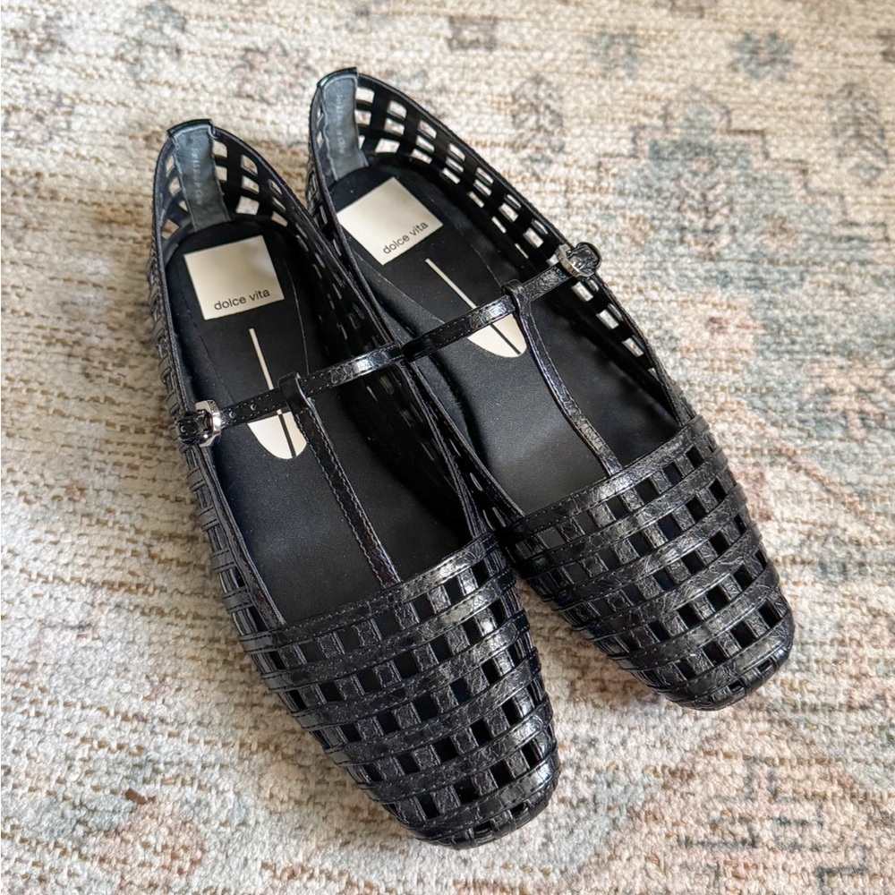 Dolce Vita Rains Black T Strap Flats 6.5